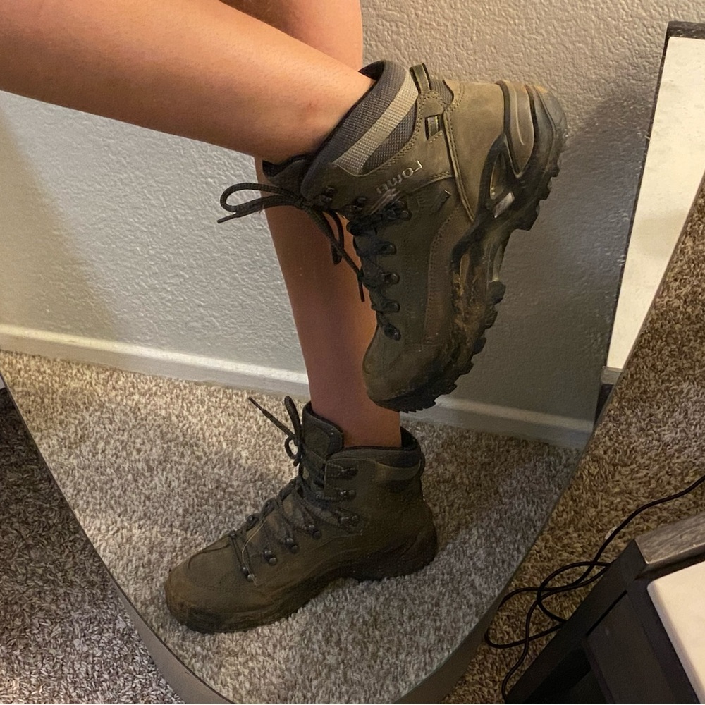 LOWA SUPER CUTE SHOES